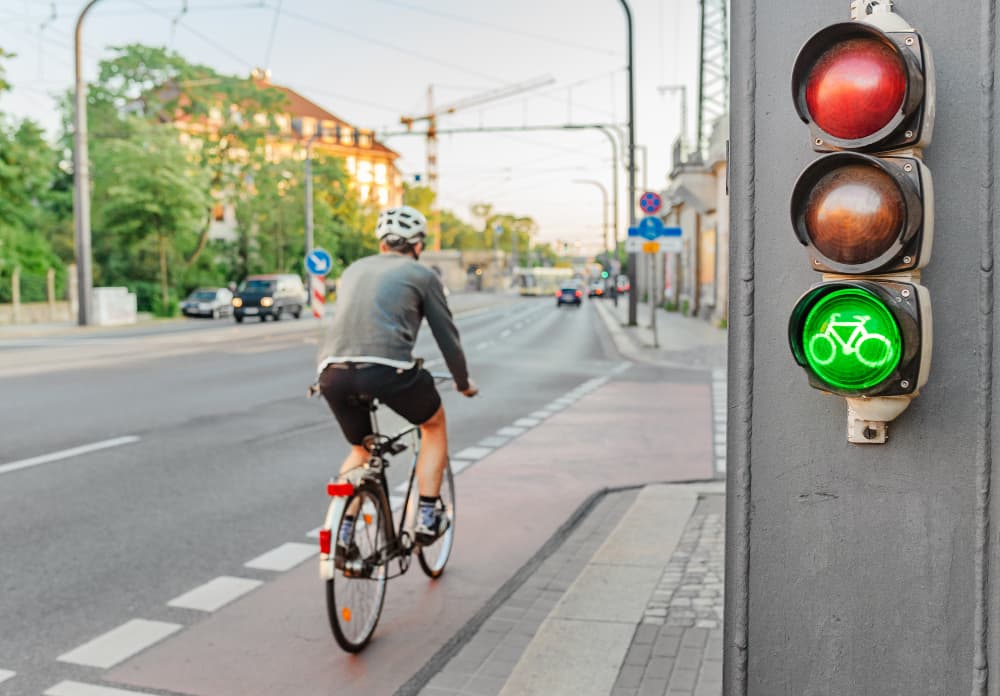 Traffic light with green bicycle sign